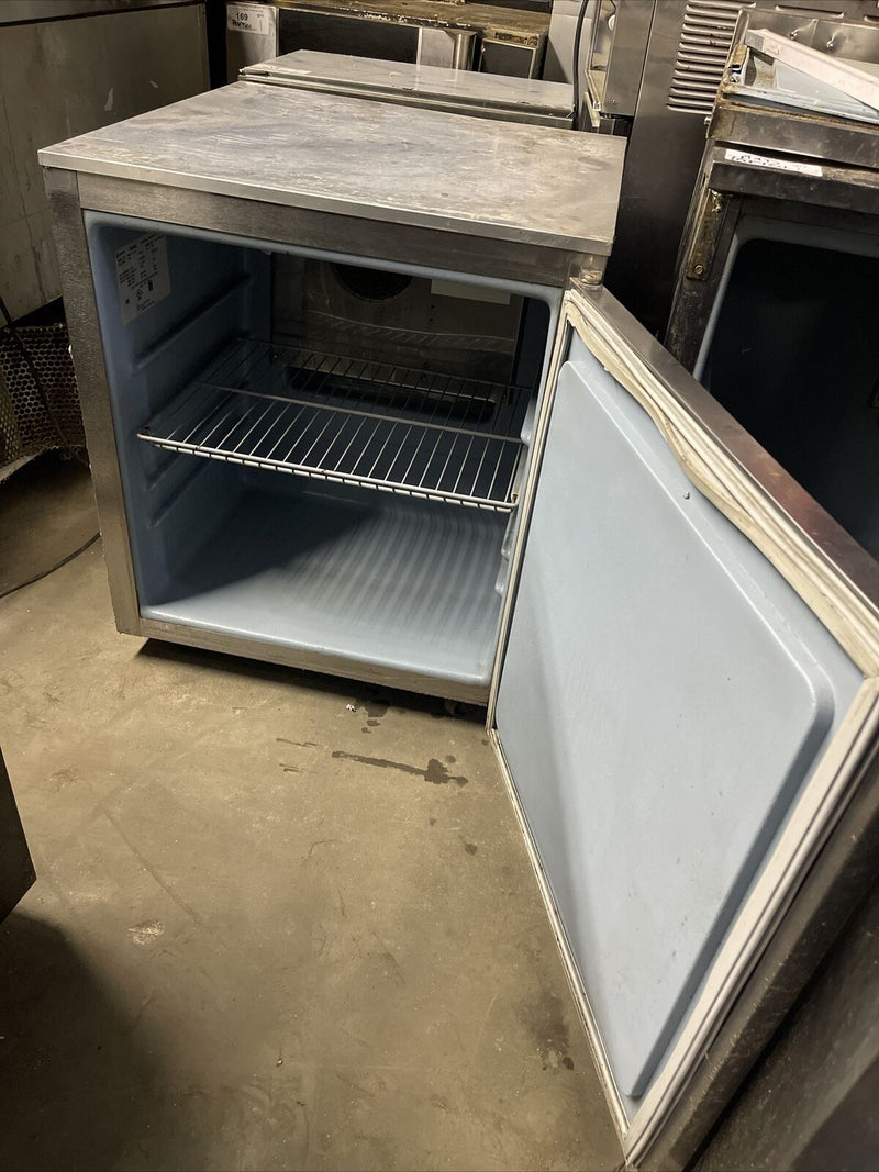 DELFIELD 27” UNDERCOUNTER REFRIGERATOR COOLER USED