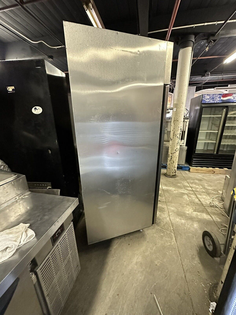 TRUE TG1R-19 USED SINGLE DOOR REFRIGERATOR COOLER