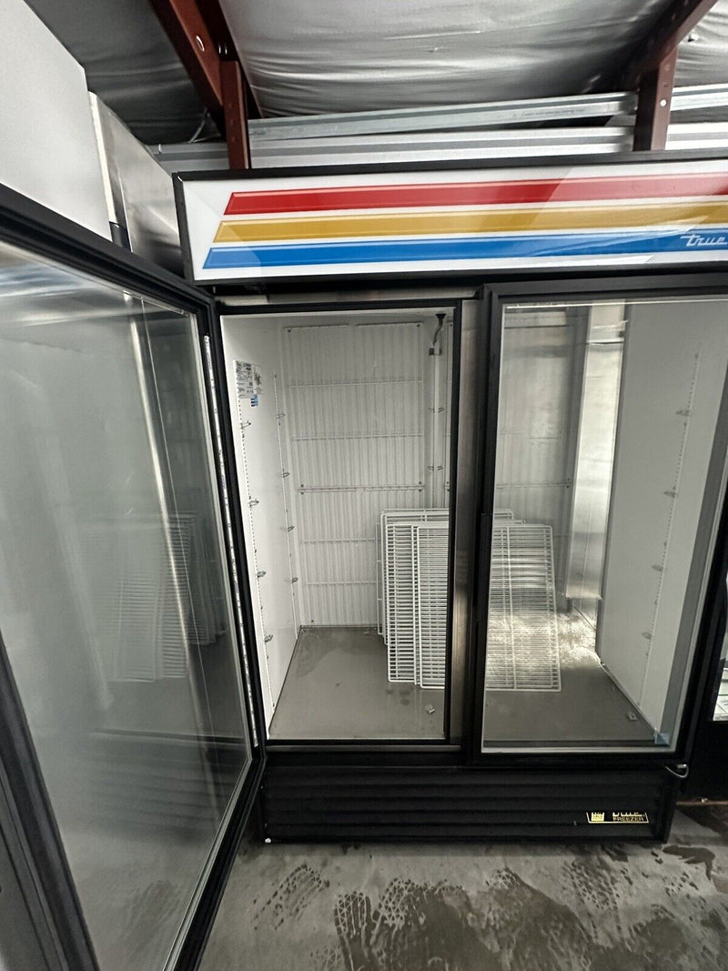 TRUE GDM-49F 2 DOOR USED REACH IN GLASS FREEZER MERCHANDISER