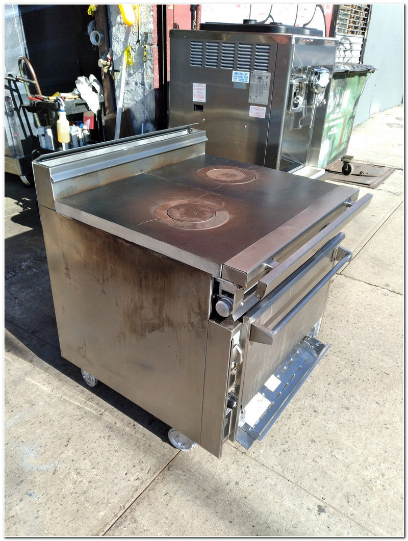 USED Jade Titan Heavy-Duty Gas French Top Range, NG, JTRH-2FHT-36