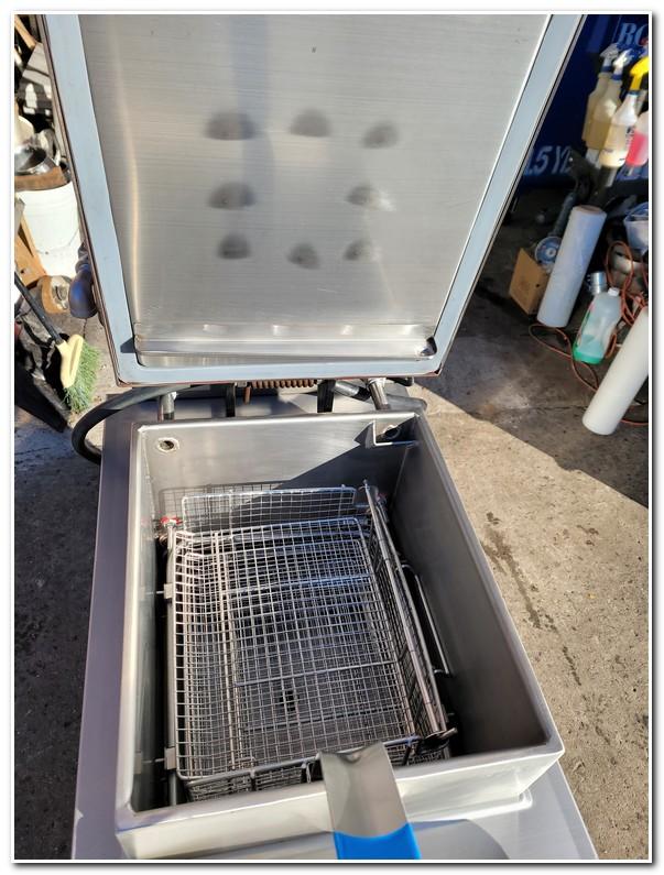 SHINEHO P007 Electric Pressure Fryer, Computer Panel - 3Ph, 220v, NEW!