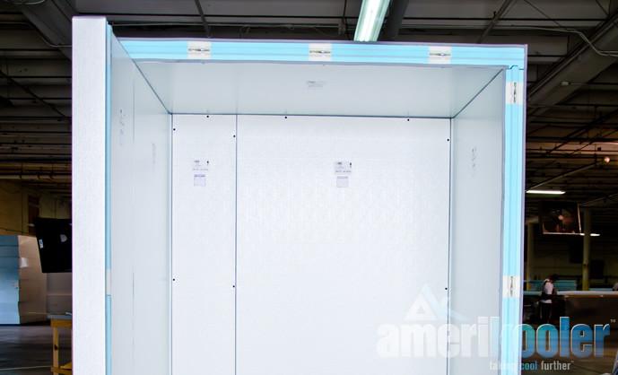 Amerikooler Walk-In Storage Freezer / INDOOR / With Floor / 6'W x 6'L x 7'7"H