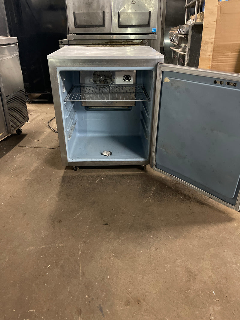 DELFIELD 27” COMMERCIAL UNDERCOUNTER REFRIGERATOR USED