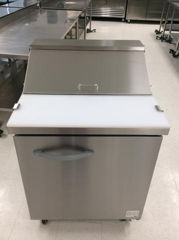 Ikon ISP29 Refrigerated Sandwich Prep Table